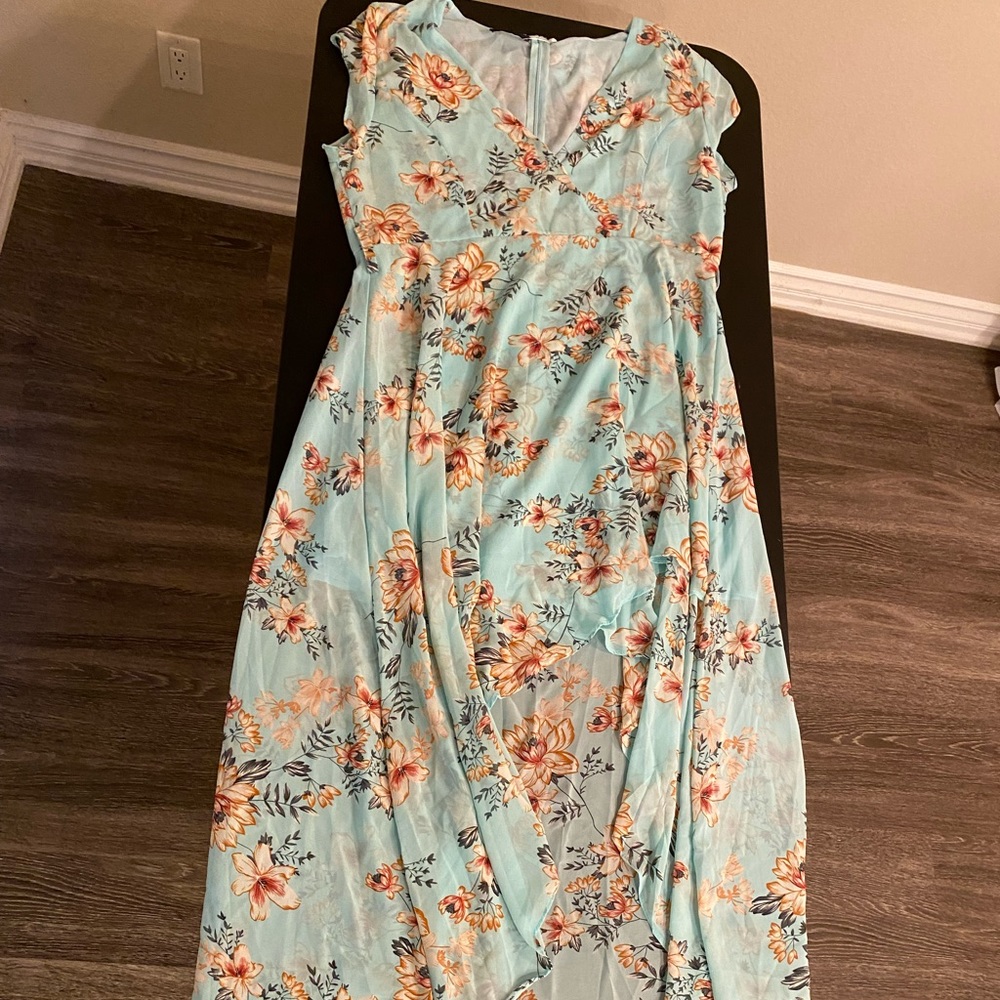 BLOOMCHIC Maxi Floral Dress size 14 (XL)